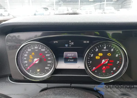 2018 Mercedes-Benz E 300 z USA, uszkodzony, nr VIN WDDZF4JB4JA309811